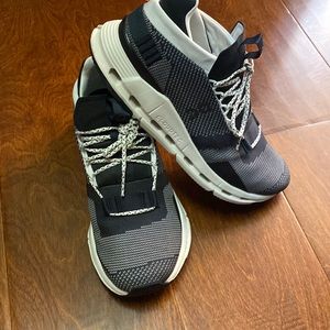 Women’s size 9 on cloud cloudnova shoes